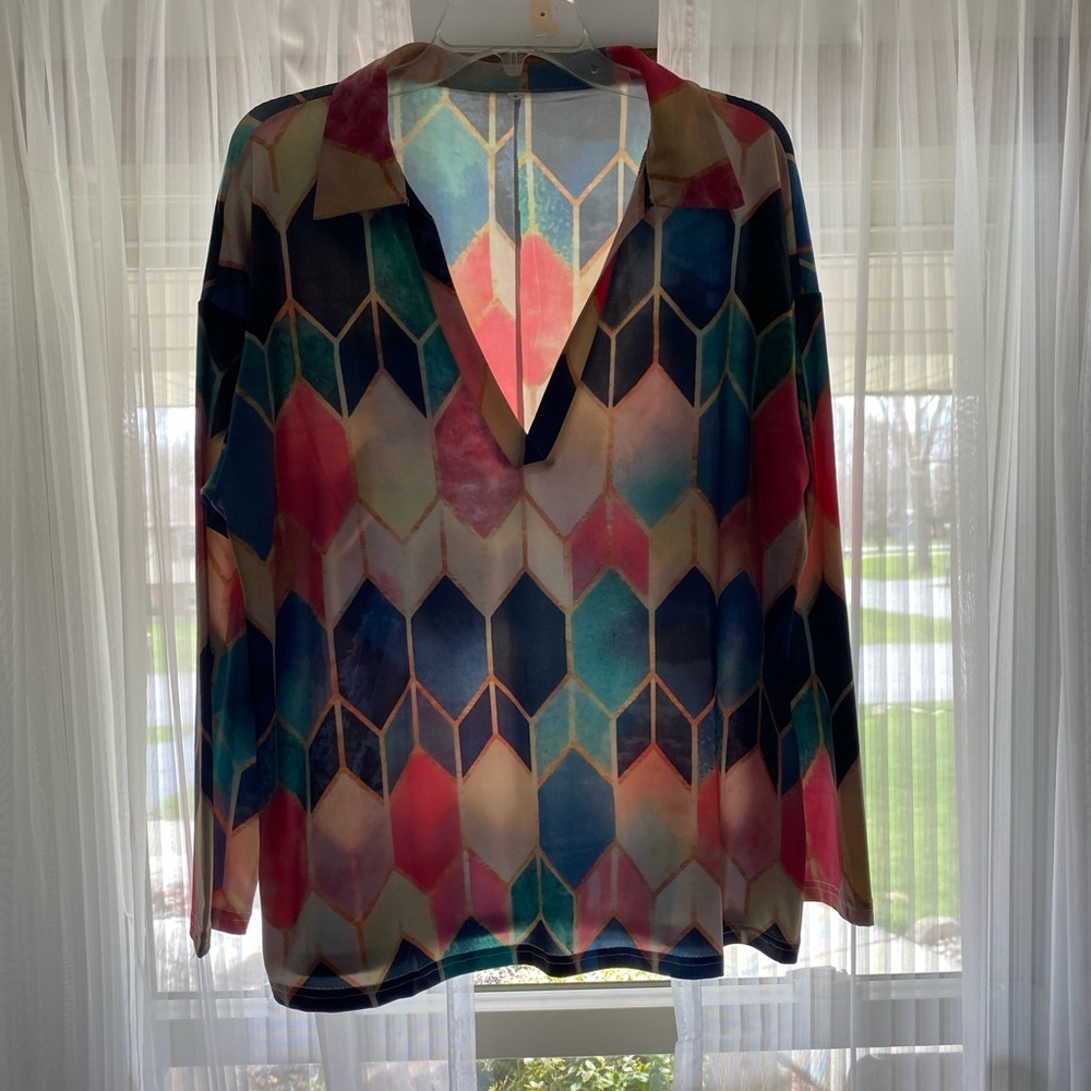 L blouse, multi-color, geometric pattern. Retro